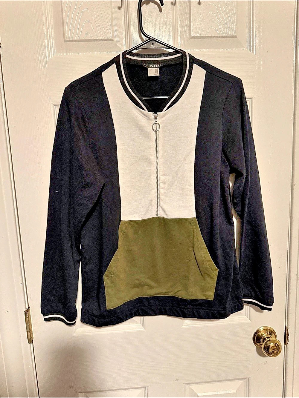 VENUS Color Block Half Zip Sweatshirt in Black & Green Size Medium